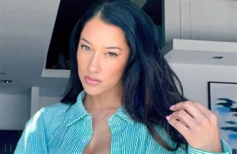 nikki blades sexy|All About Nikki Blades: Age, Height, Boyfriend,。